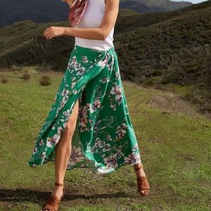 Maurices size M wrap skirt